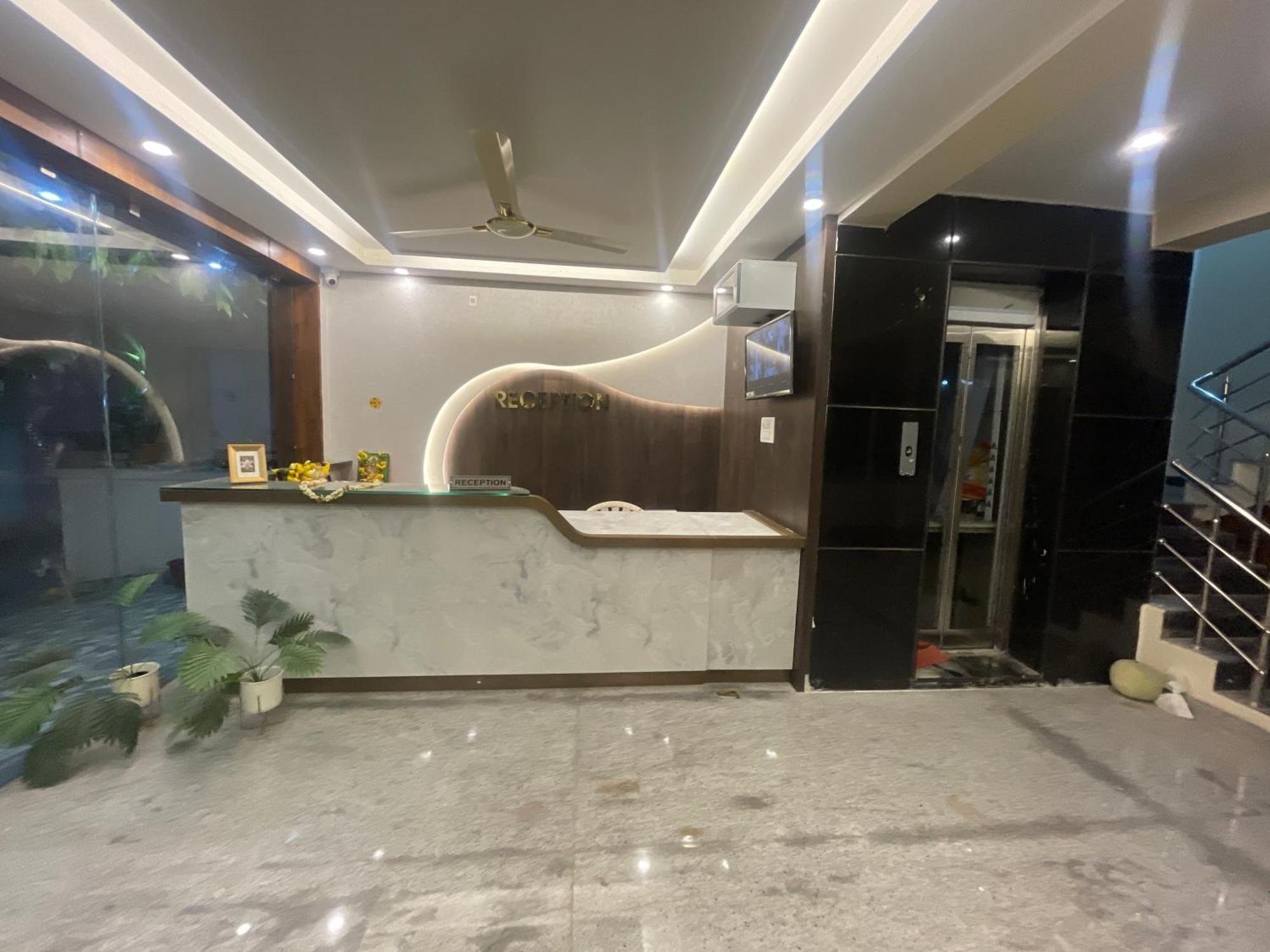 Sri Ganesh Residency Hotel Tirupati Buitenkant foto